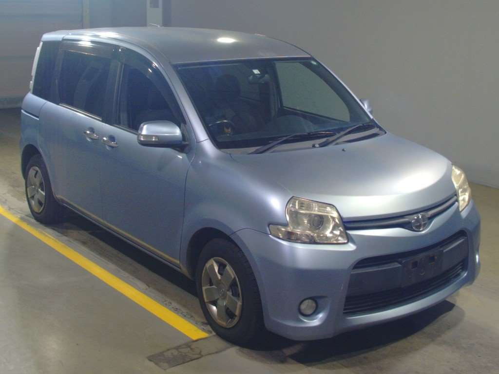 2012 Toyota Sienta NCP81G[2]