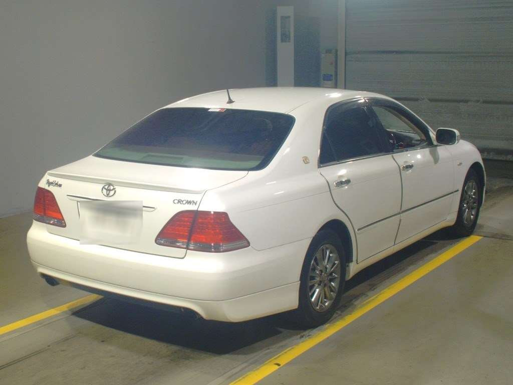 2005 Toyota Crown GRS180[1]