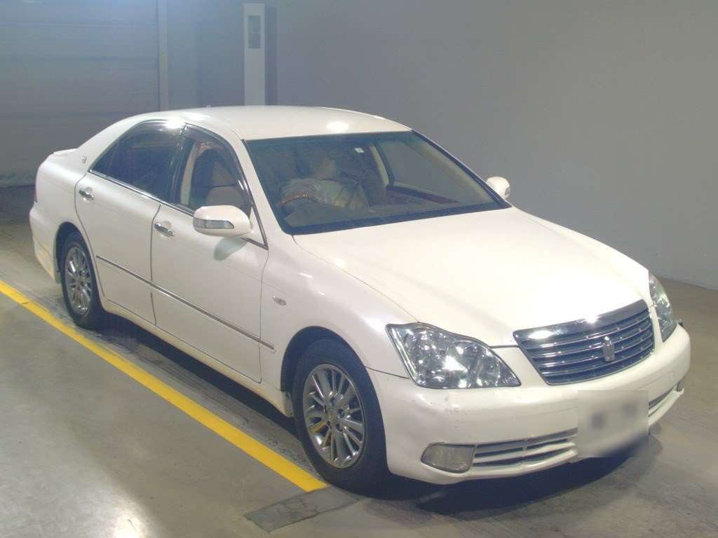 2005 Toyota Crown GRS180[2]