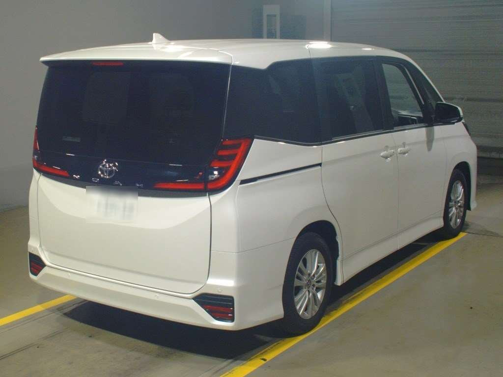 2023 Toyota Noah MZRA90W[1]