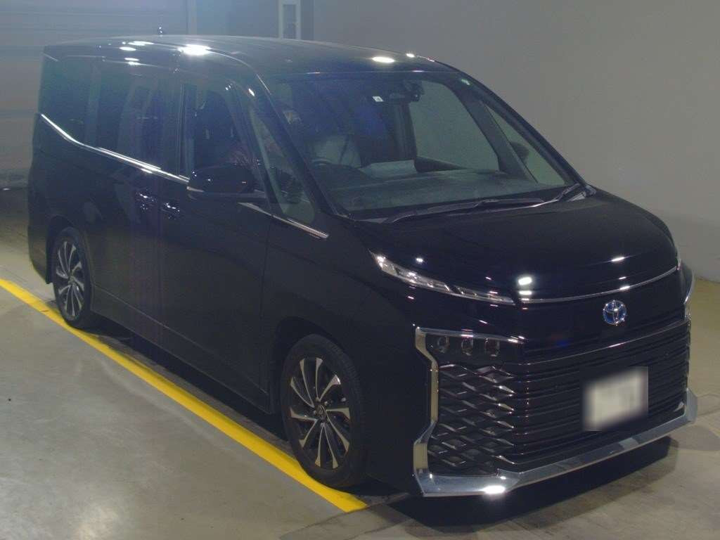 2022 Toyota Voxy ZWR90W[2]