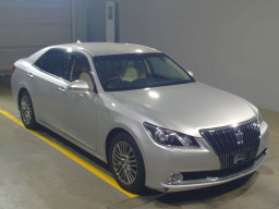 2014 Toyota Crown Majesta