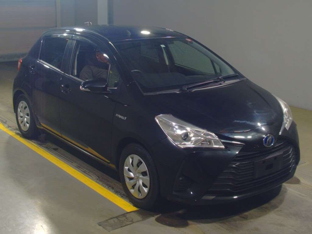 2019 Toyota Vitz NHP130[2]