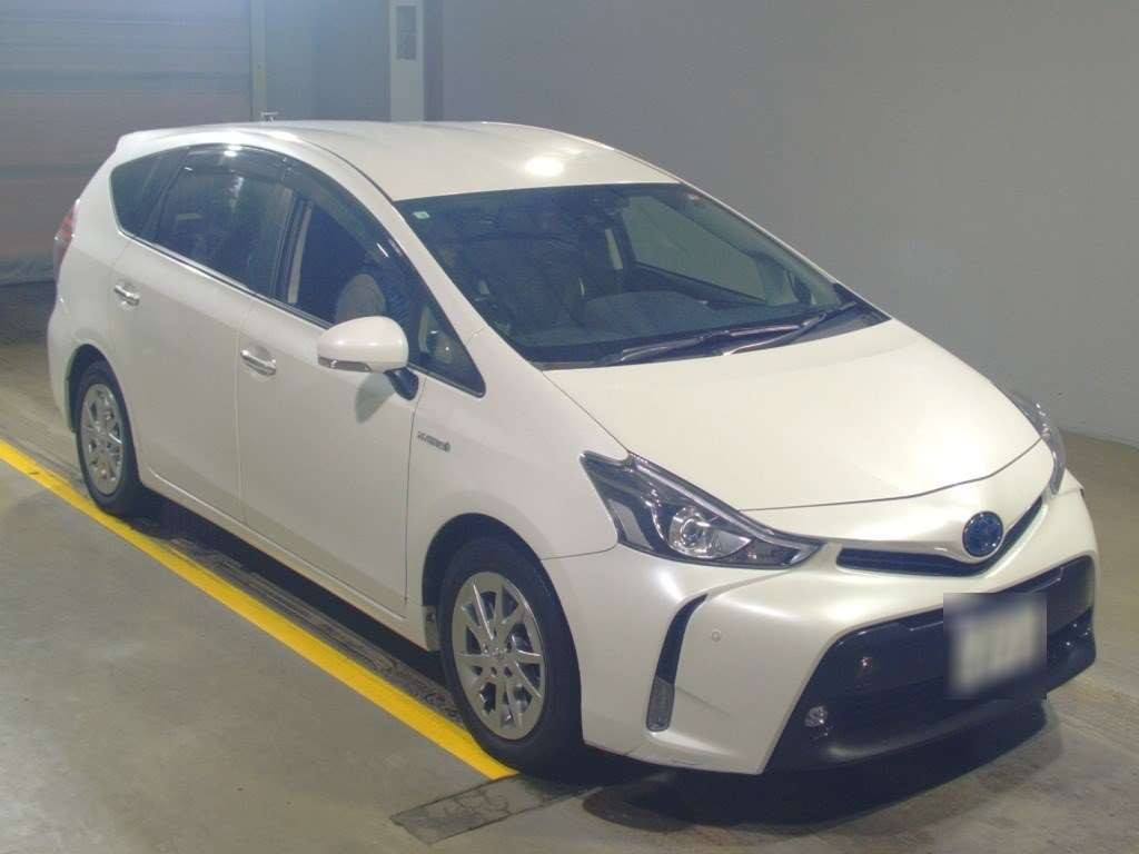 2020 Toyota Prius alpha ZVW40W[2]