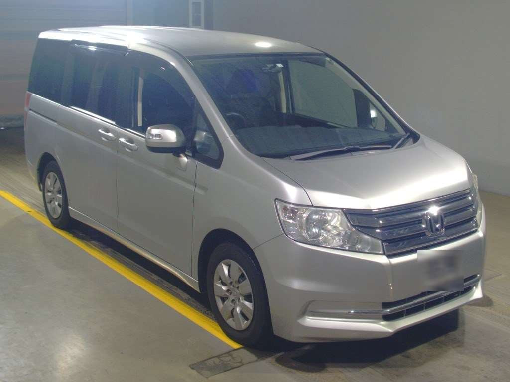 2014 Honda Step WGN RK1[2]