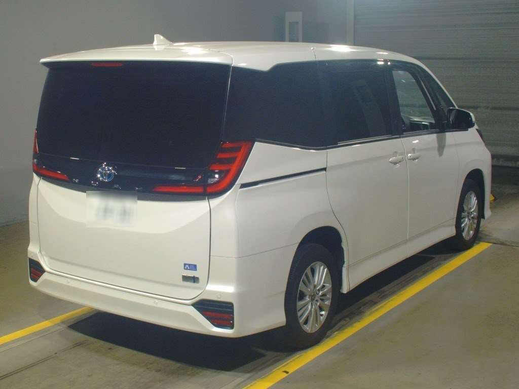 2023 Toyota Noah ZWR95W[1]