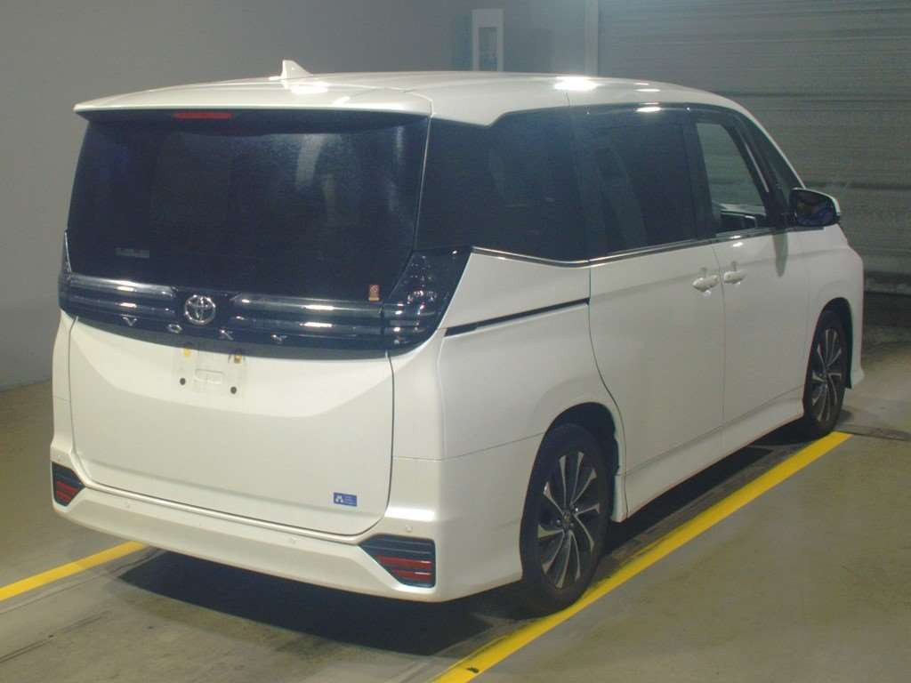 2022 Toyota Voxy MZRA90W[1]