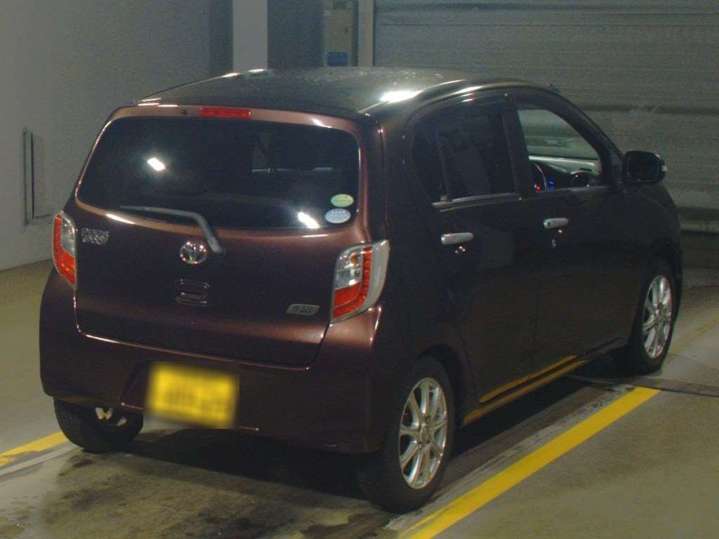 2012 Toyota Pixis Epoch LA300A[1]