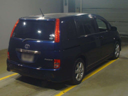 2005 Toyota Isis