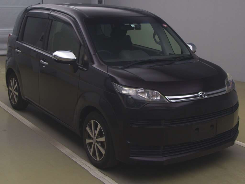 2016 Toyota Spade NSP141[2]