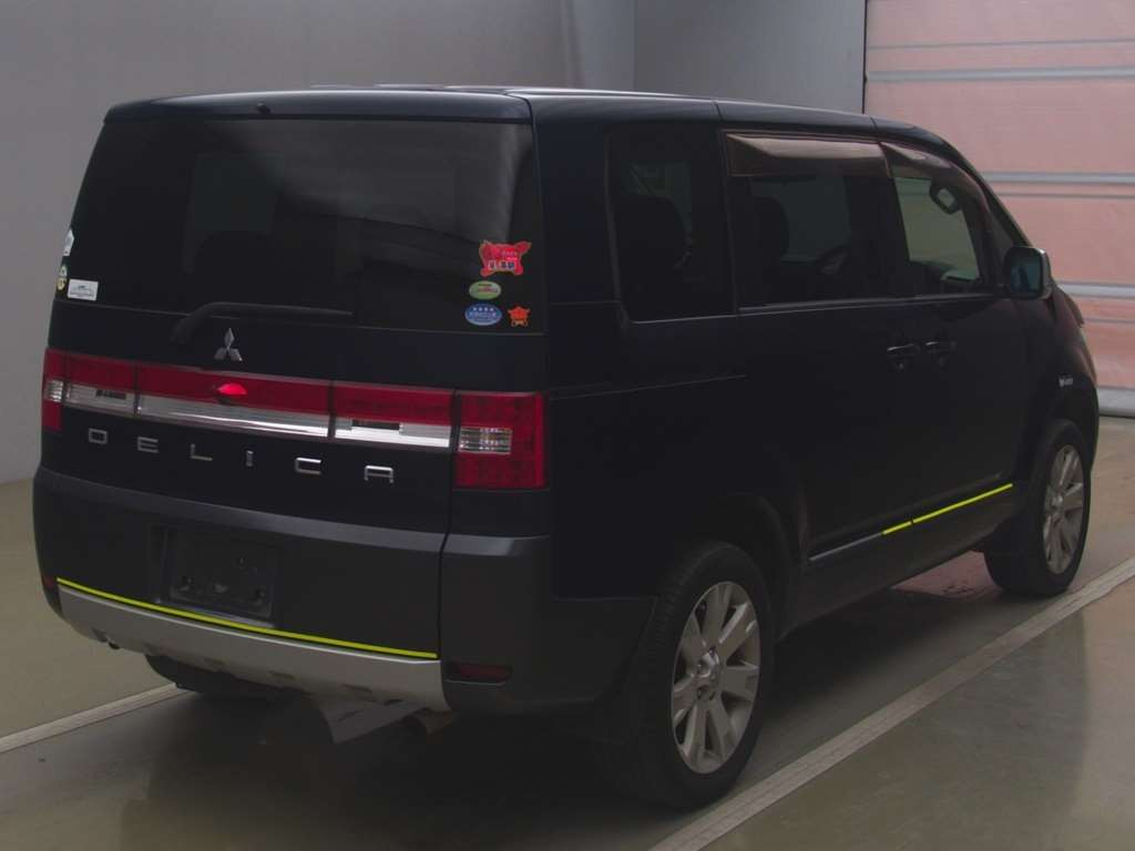 2010 Mitsubishi Delica D5 CV5W[1]