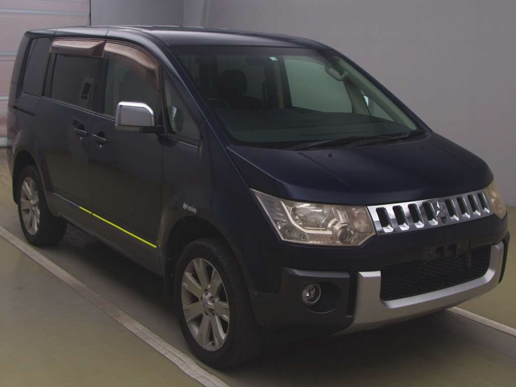 2010 Mitsubishi Delica D5 CV5W[2]