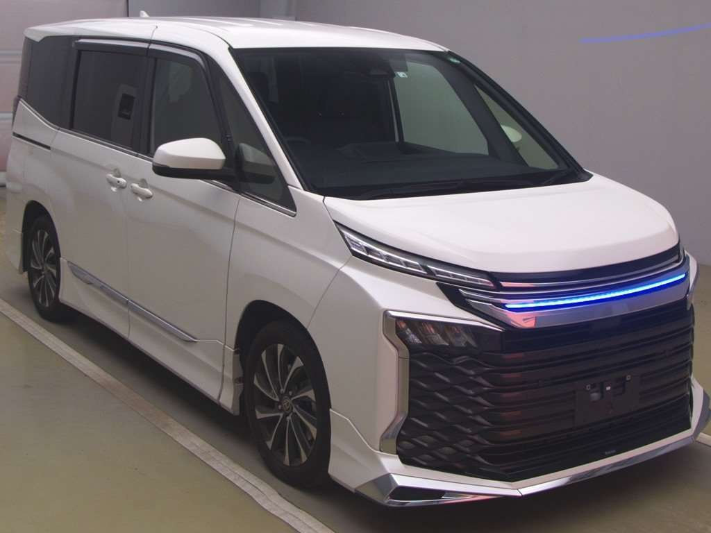 2022 Toyota Voxy MZRA90W[2]