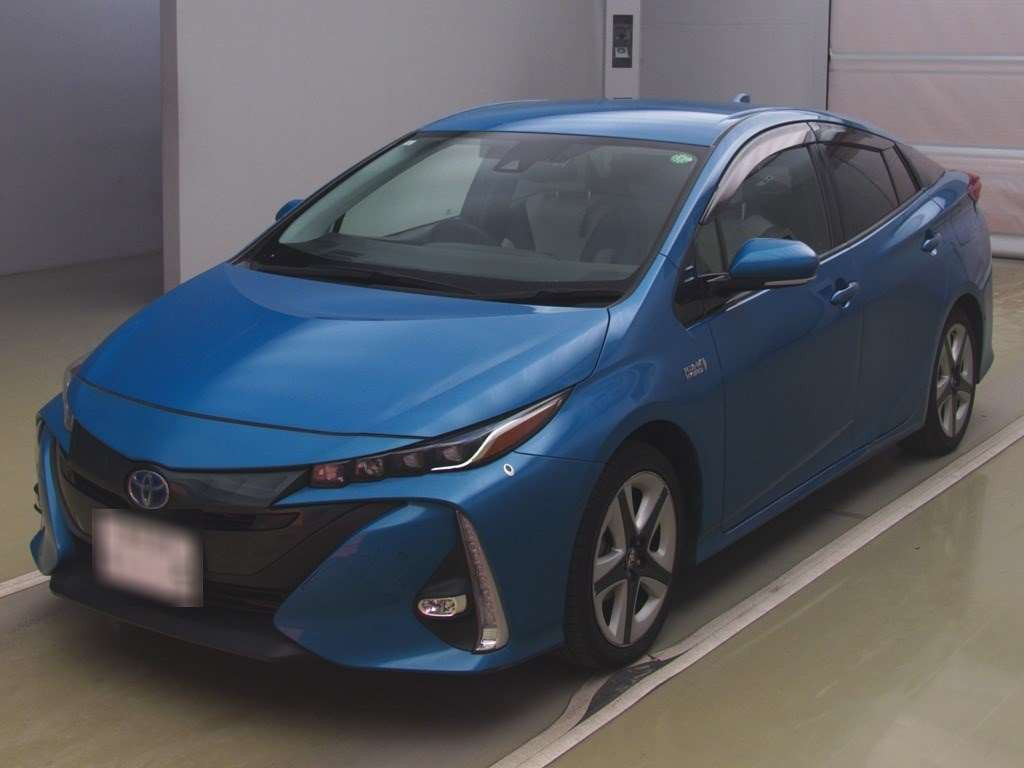 2017 Toyota Prius PHV ZVW52[0]