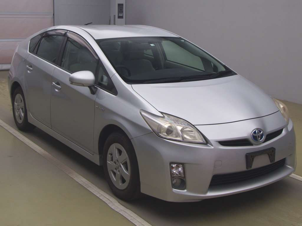 2010 Toyota Prius ZVW30[2]