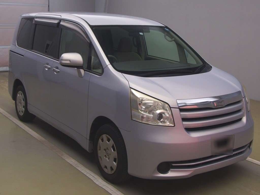 2009 Toyota Noah ZRR70G[2]