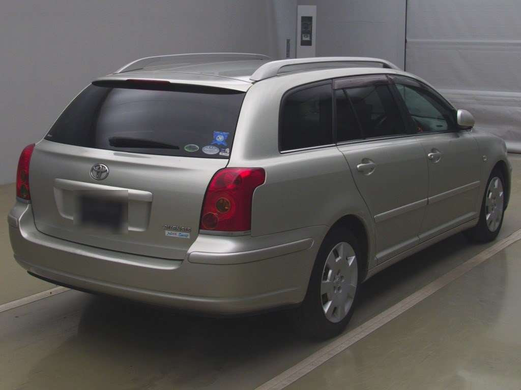 2005 Toyota Avensis Wagon AZT250W[1]