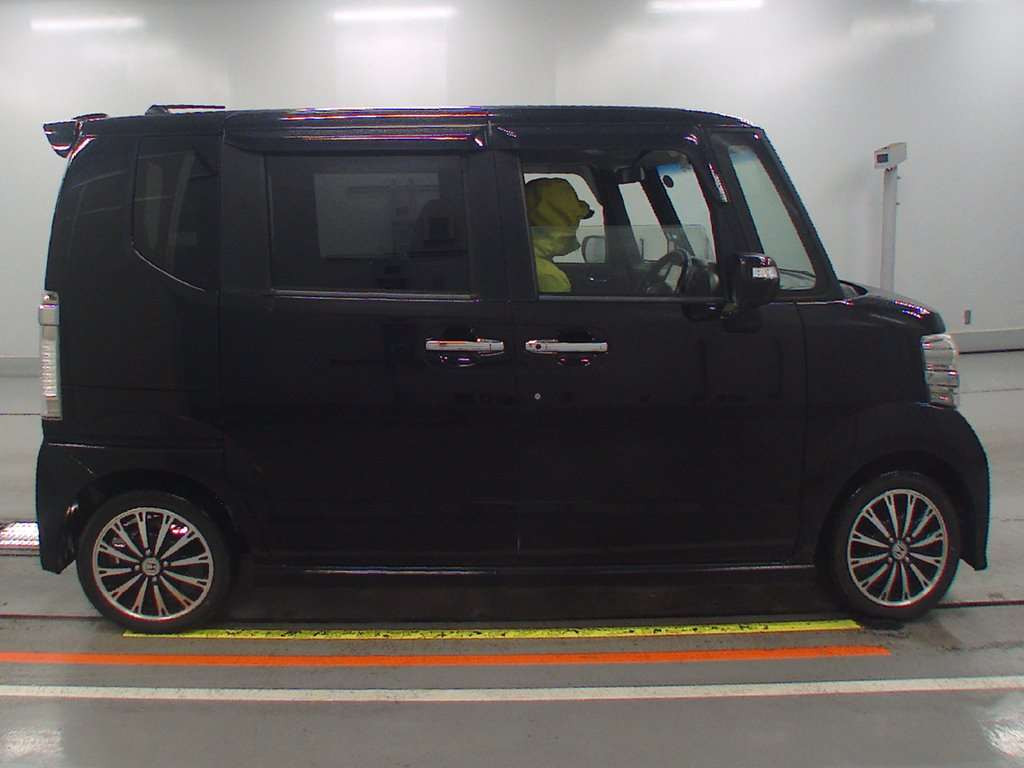 2013 Honda N-BOX CUSTOM JF1[2]