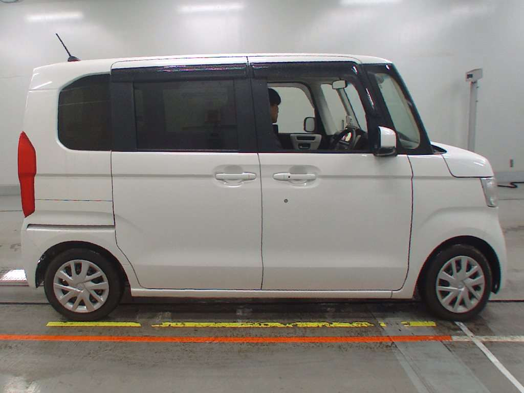 2022 Honda N-BOX JF3[2]