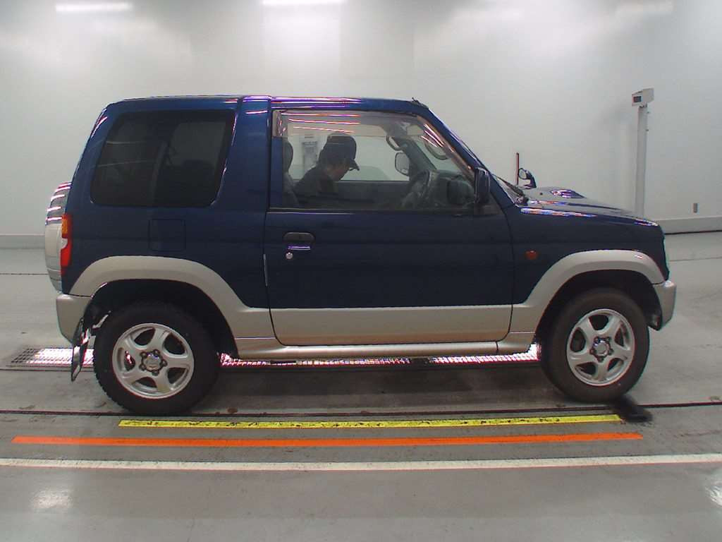 2001 Mitsubishi Pajero Mini H58A[2]