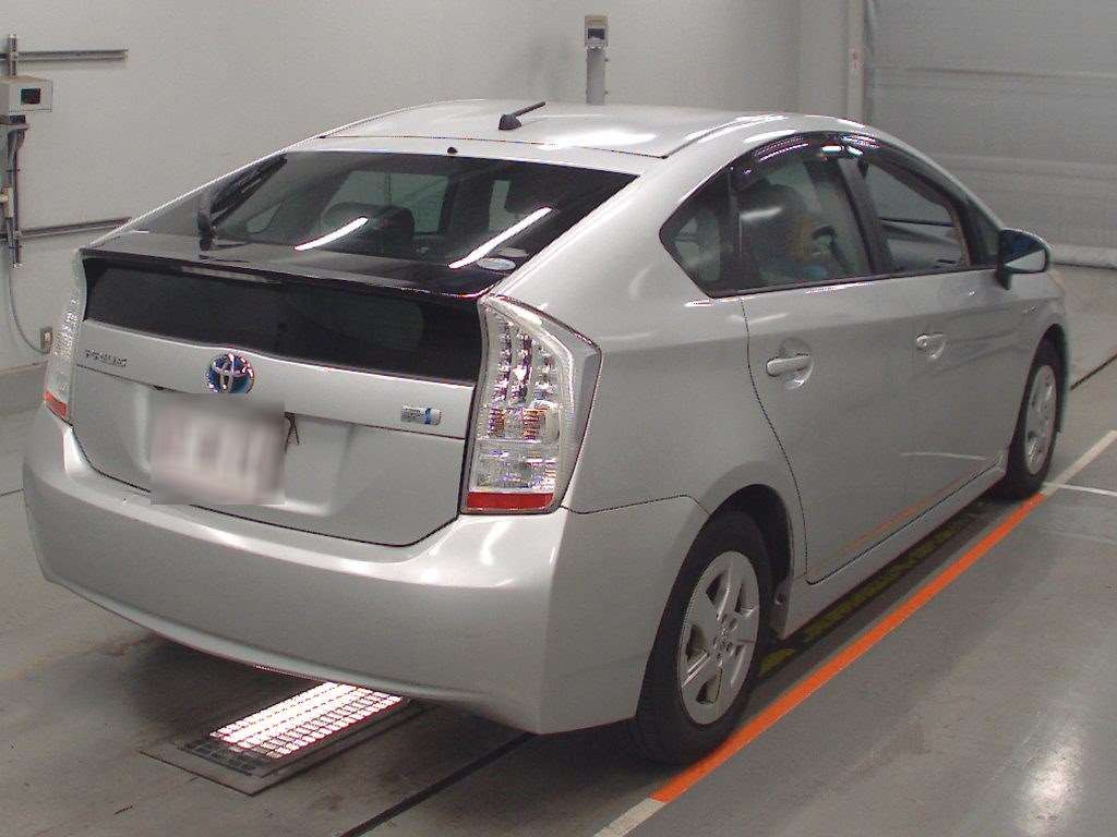 2010 Toyota Prius ZVW30[1]