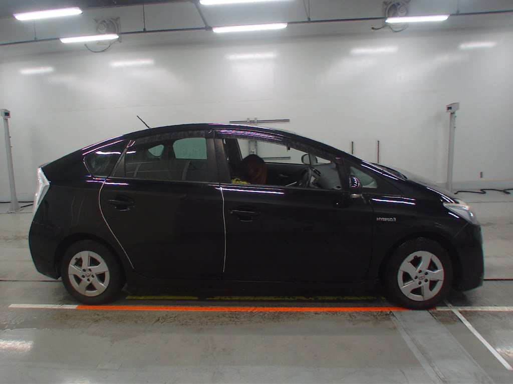 2011 Toyota Prius ZVW30[2]