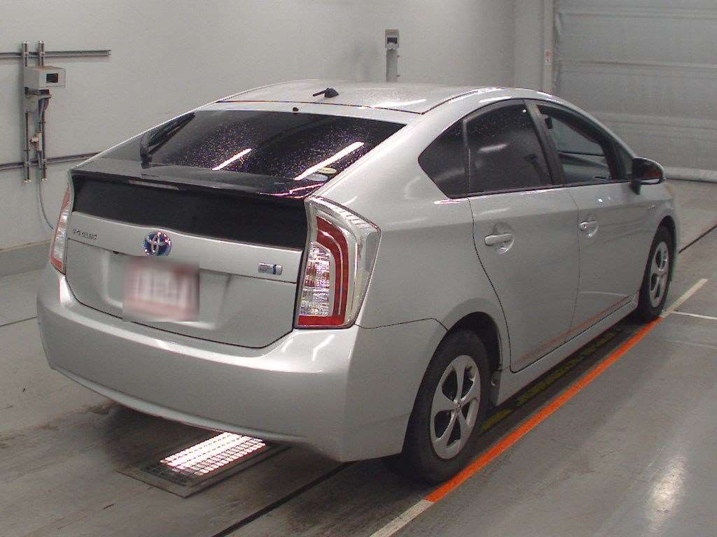 2013 Toyota Prius ZVW30[1]