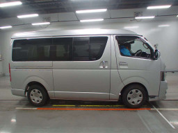 2010 Toyota Regiusace Van