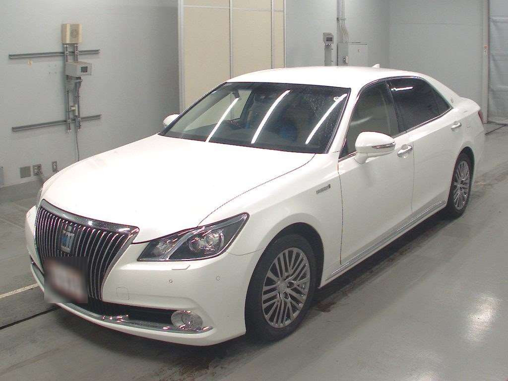 2016 Toyota Crown Majesta GWS214[0]