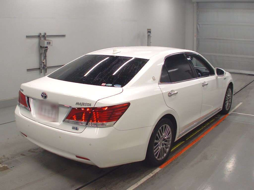 2016 Toyota Crown Majesta GWS214[1]