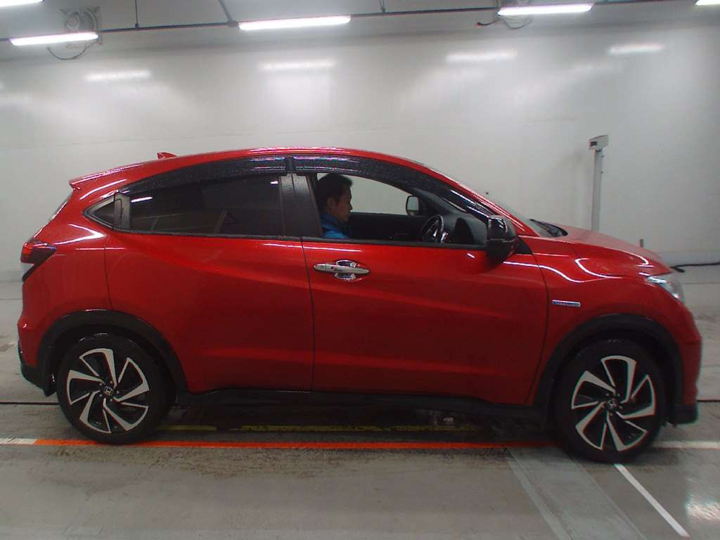 2016 Honda VEZEL RU3[2]