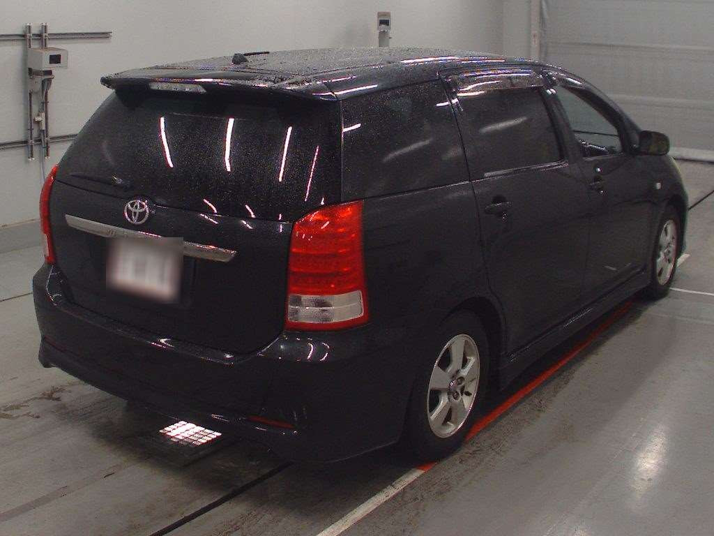 2005 Toyota Wish ZNE10G[1]