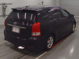 2005 Toyota Wish