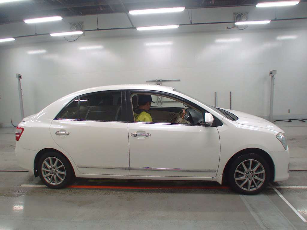 2014 Toyota Premio ZRT261[2]