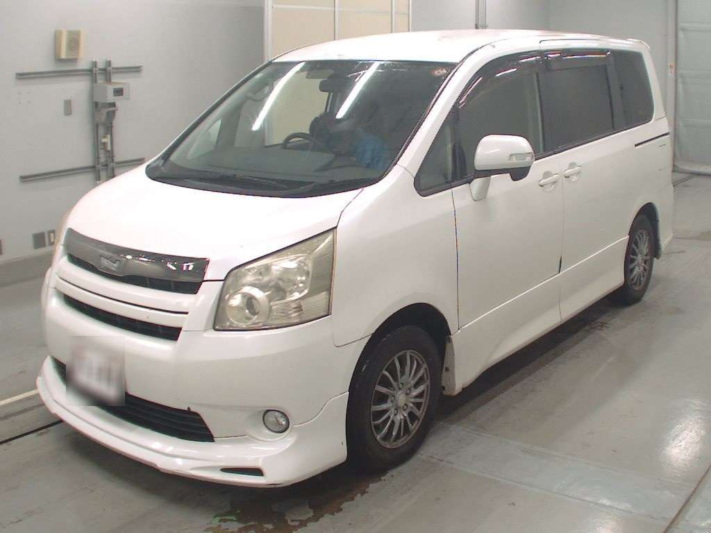 2010 Toyota Noah ZRR70W[0]