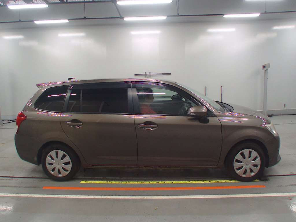 2012 Toyota Corolla Fielder NZE161G[2]