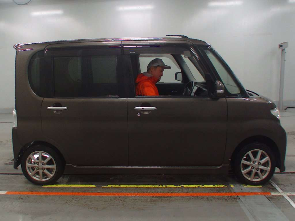 2012 Daihatsu Tanto L375S[2]