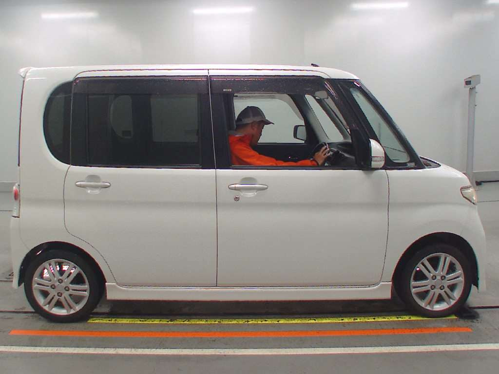 2009 Daihatsu Tanto Custom L375S[2]