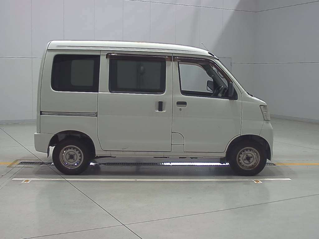 2014 Daihatsu Hijet Cargo S321V[2]