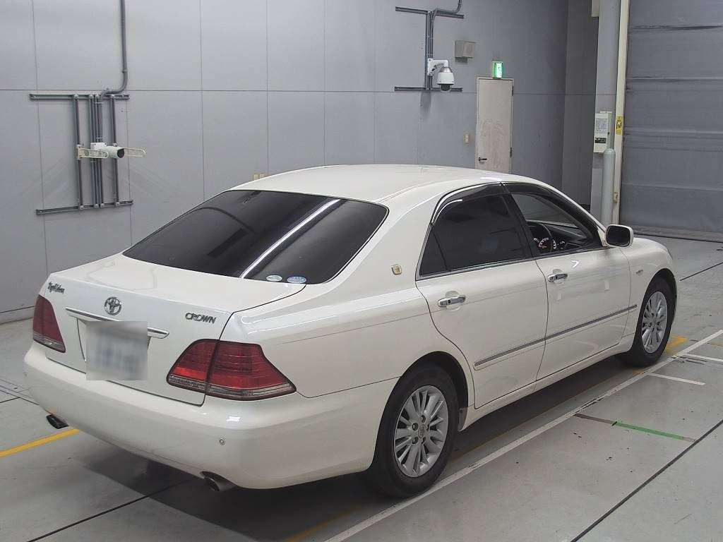 2004 Toyota Crown GRS182[1]