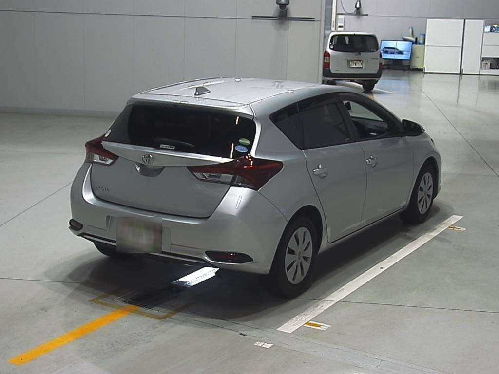 2017 Toyota Auris NZE181H[1]