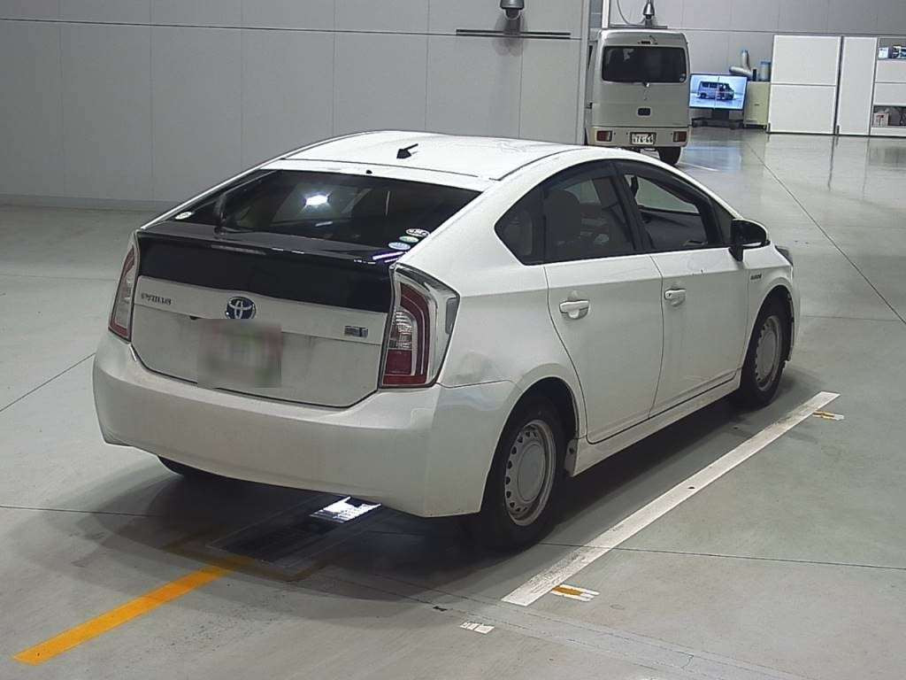 2015 Toyota Prius ZVW30[1]