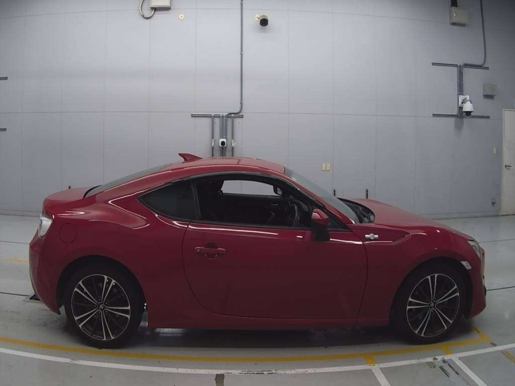 2012 Toyota 86 ZN6[2]