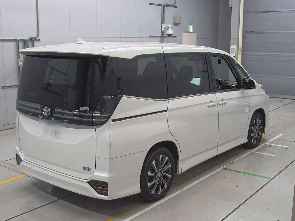 2023 Toyota Voxy ZWR90W[1]