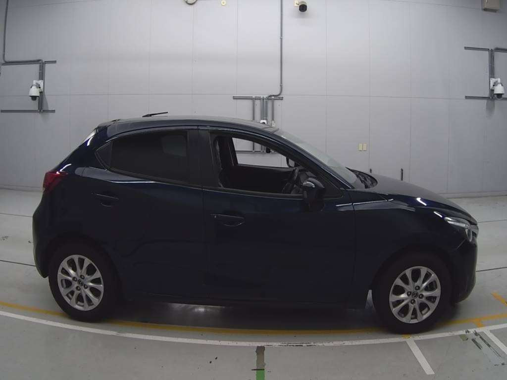 2015 Mazda Demio DJ3FS[2]