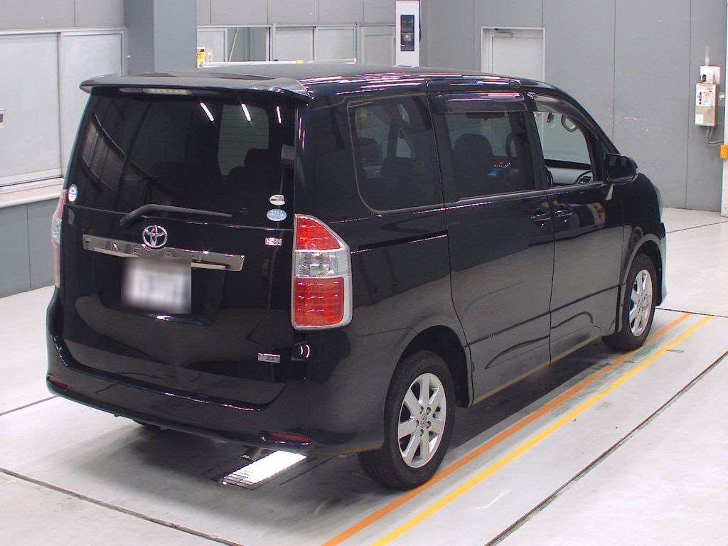 2009 Toyota Noah ZRR75W[1]