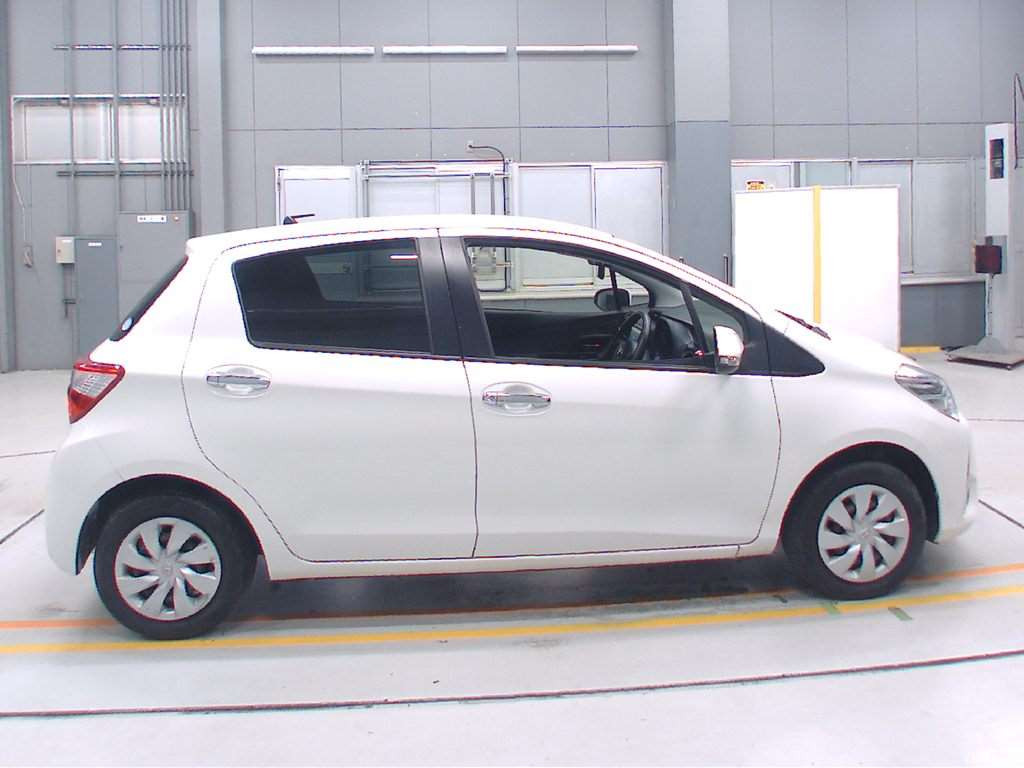 2020 Toyota Vitz KSP130[2]