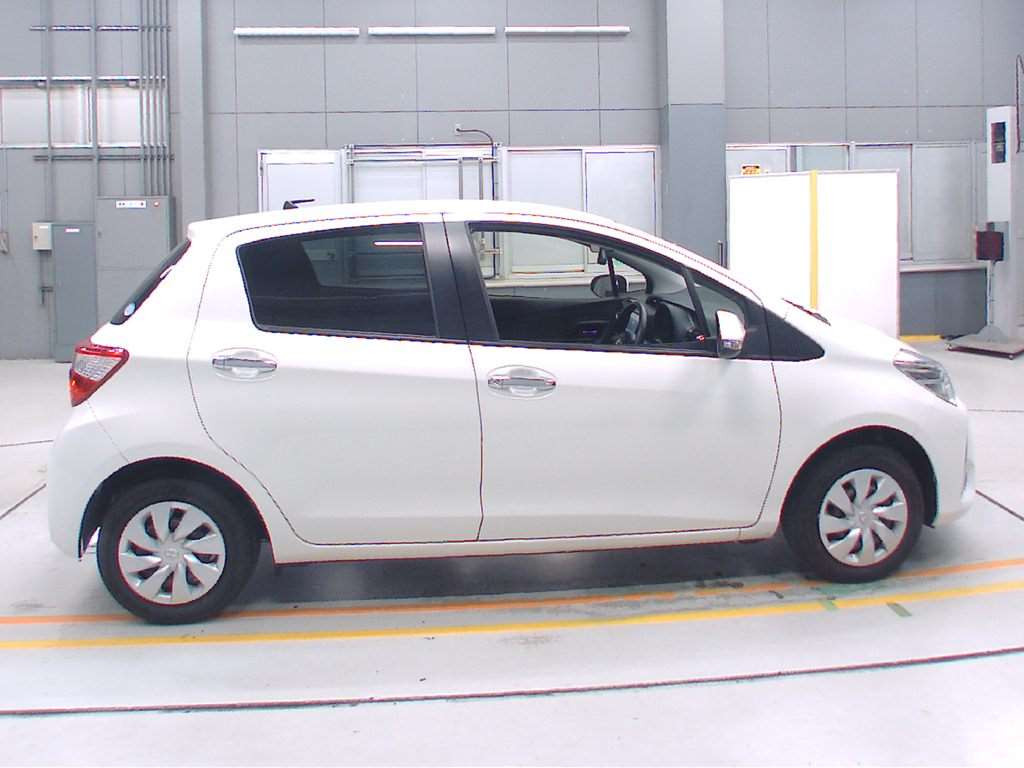 2020 Toyota Vitz KSP130[2]