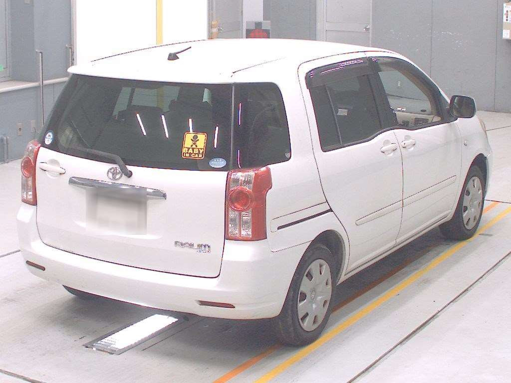 2007 Toyota Raum NCZ25[1]