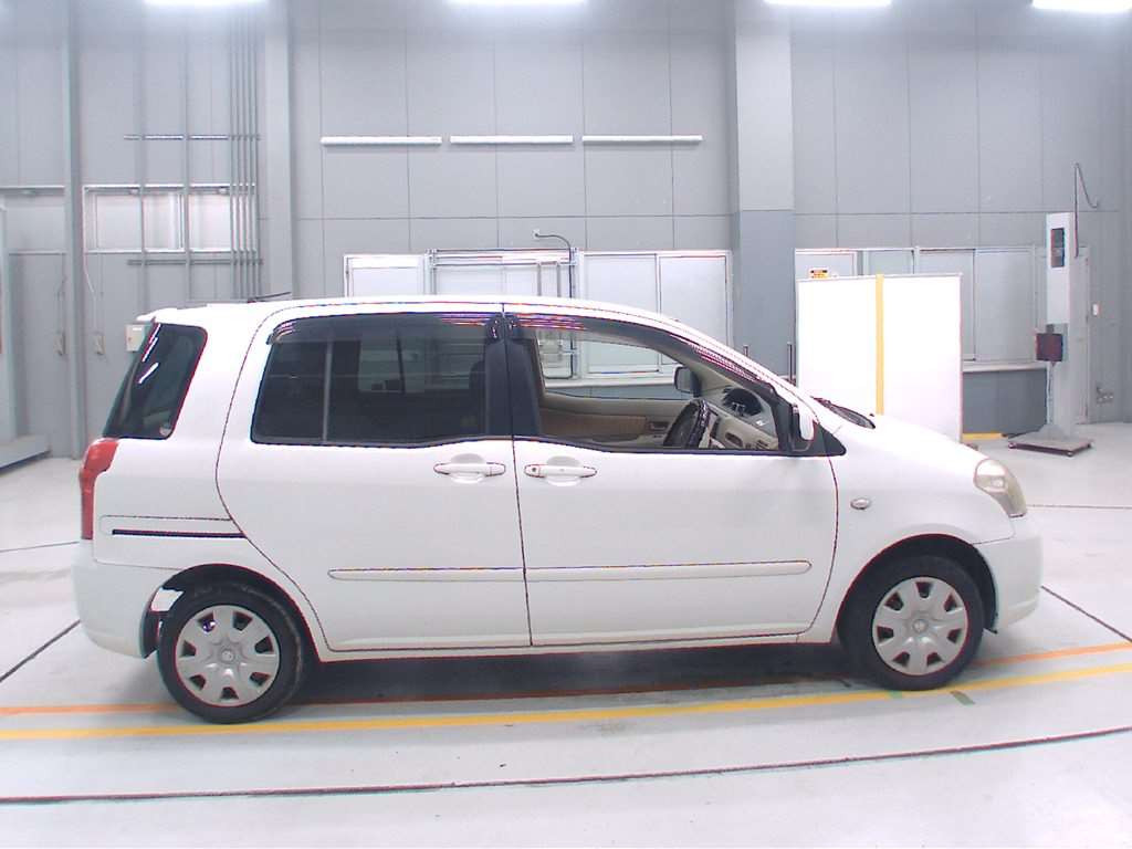 2007 Toyota Raum NCZ25[2]